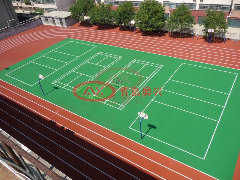 2026山东中小学怎么选塑胶跑道厂家?青岛奥兴塑胶结合青岛/东营/济南校园施工经验讲解
