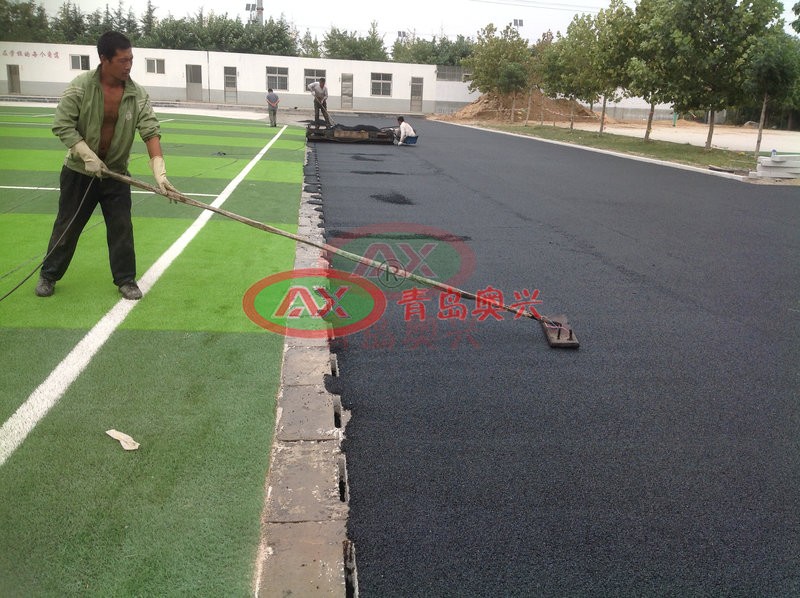 暑期塑胶跑道赶工避坑:5 种常见偷工减料行为,校方一眼可识别