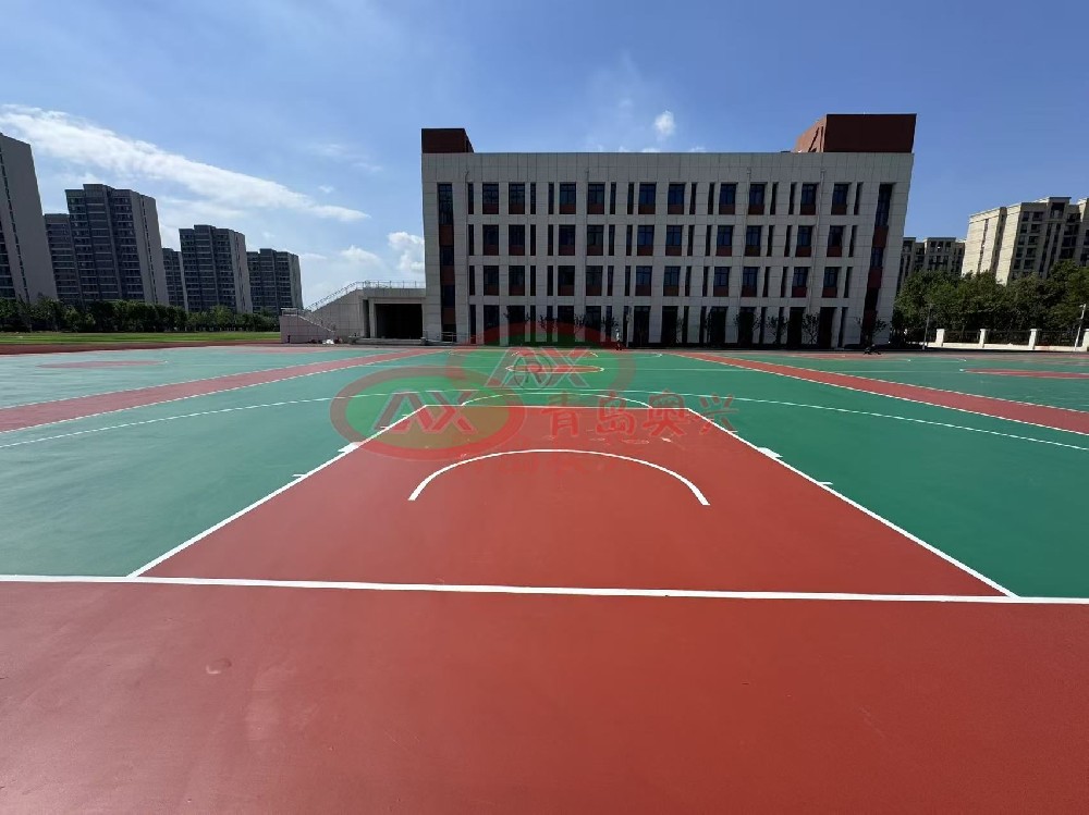 暑期校园运动场地改造全指南:塑胶跑道+硅PU球场同步施工怎么做